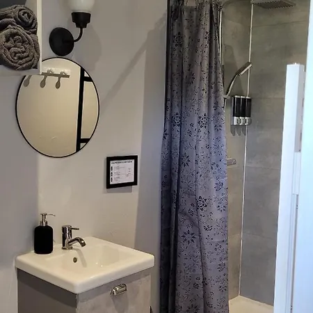 Konukevi Au Bout Du Chemin 4*