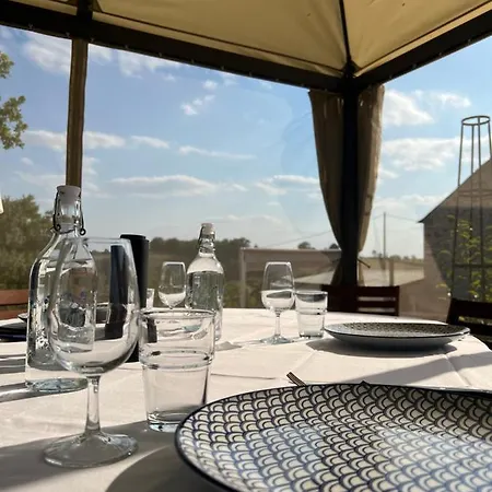 Au Bout Du Chemin Konukevi