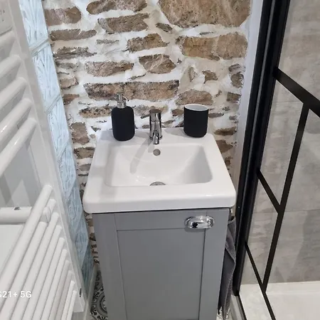 Konukevi Au Bout Du Chemin 4*